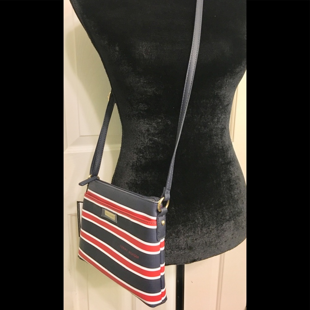 🌹Beautiful Tommy Hilfiger CrossBody Purse🌹NWT 🏷 - Picture 8 of 9